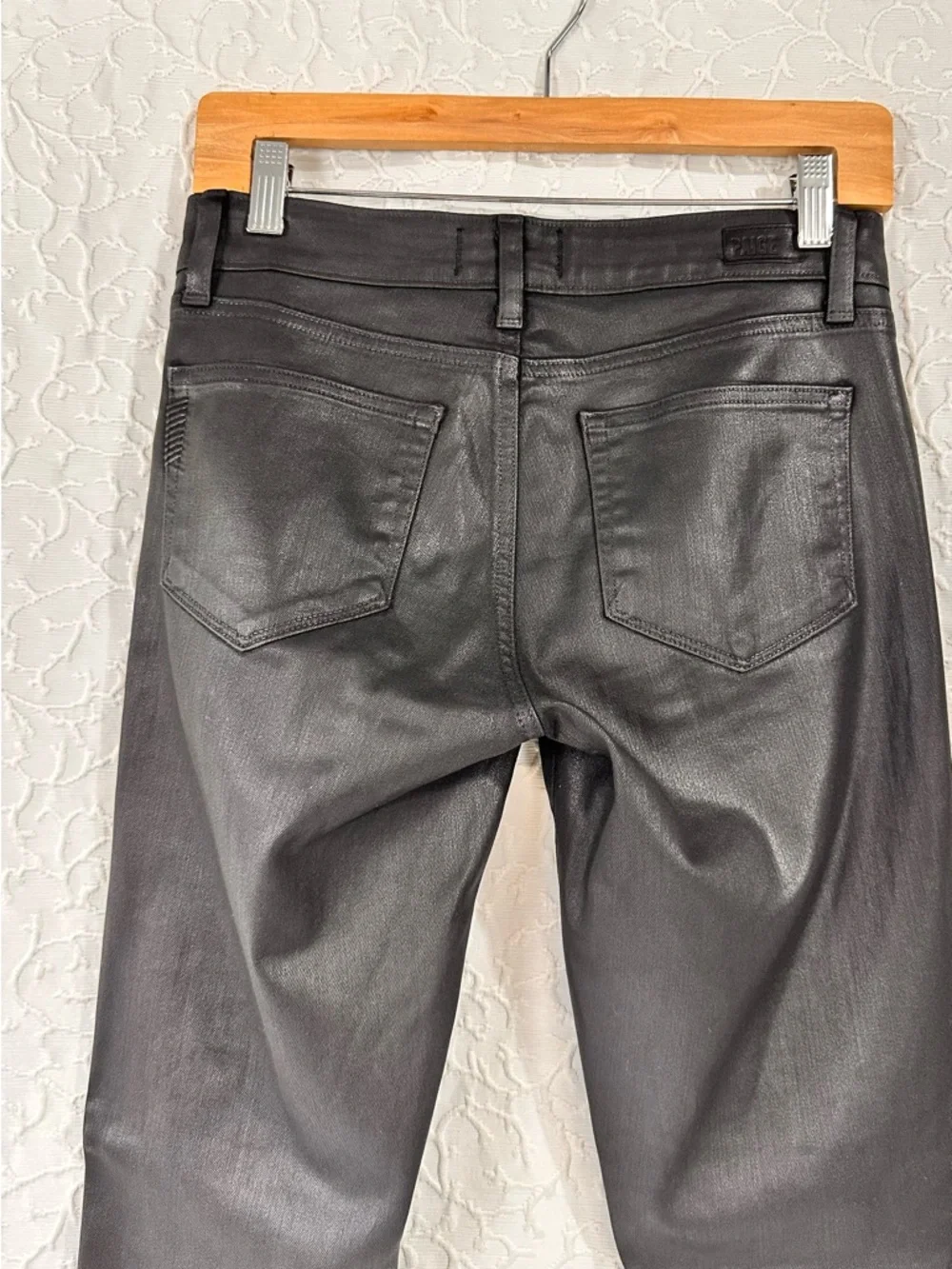 PAIGE women’s Black Coated Skinny Jeans Size 26